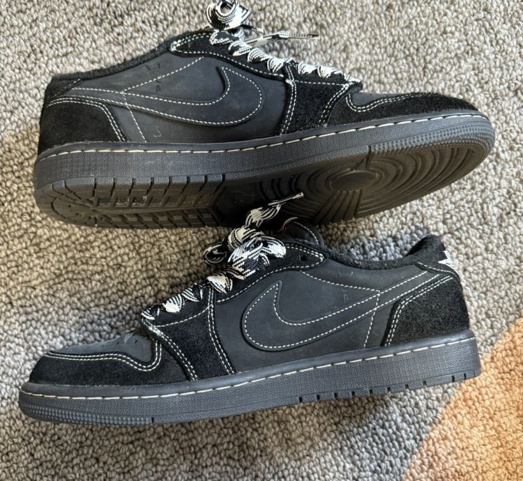 Travis Scott Jordan 1 Low Black Phantom