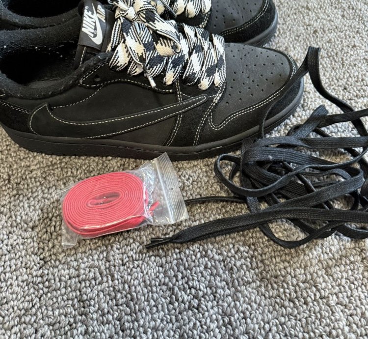 Travis Scott Jordan 1 Low Black Phantom