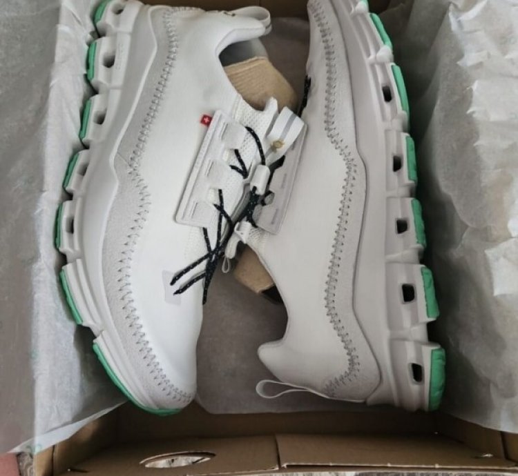On Cloudaway Trainers White Beige Sneakers