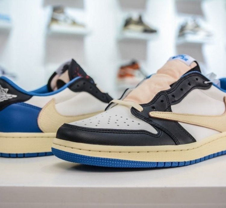 Air Jordan 1 Retro Low Og Sp Fragment X Travis Scott