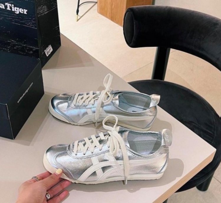 Onitsuk A Tiger Silver Sneakers