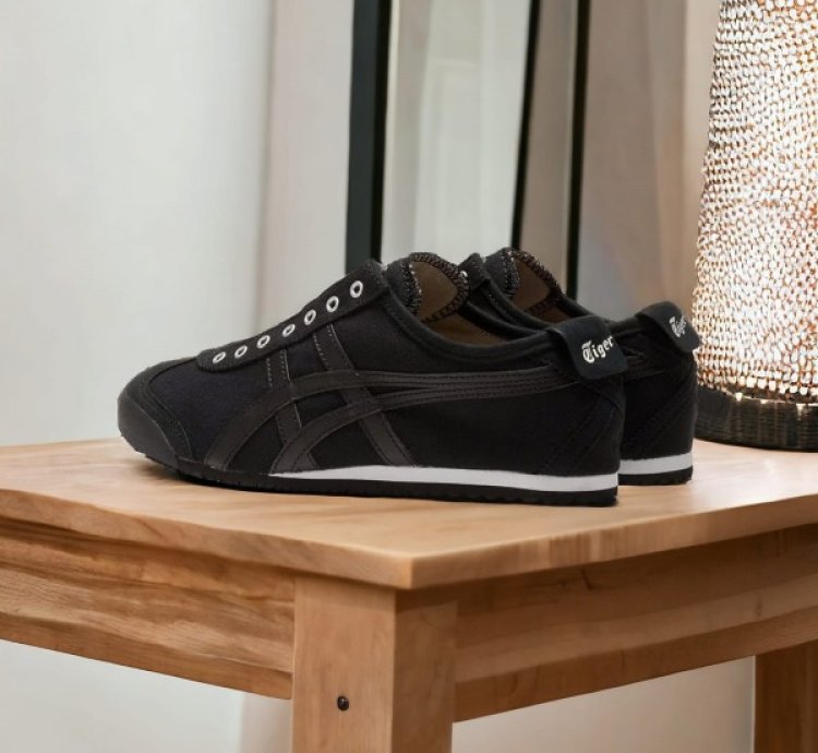 Onitsuka Tiger Full Black Slipons