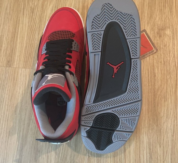 Dead Stock 2013 Retro 4s