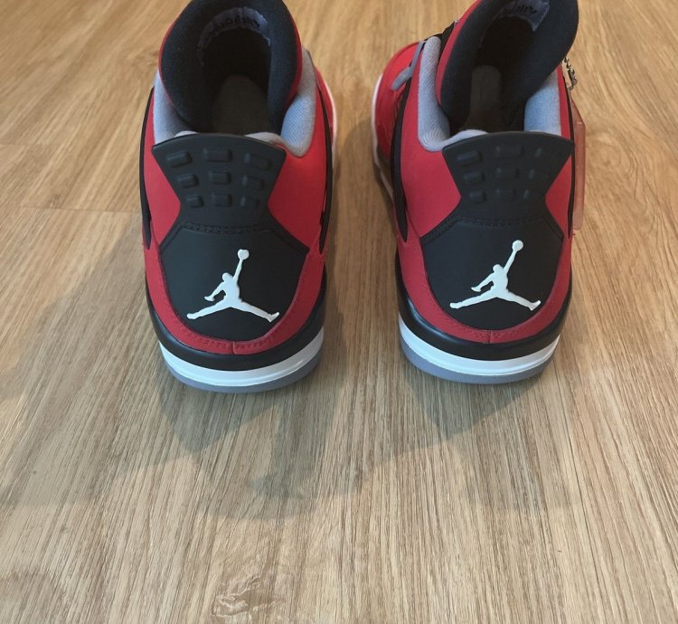 Dead Stock 2013 Retro 4s