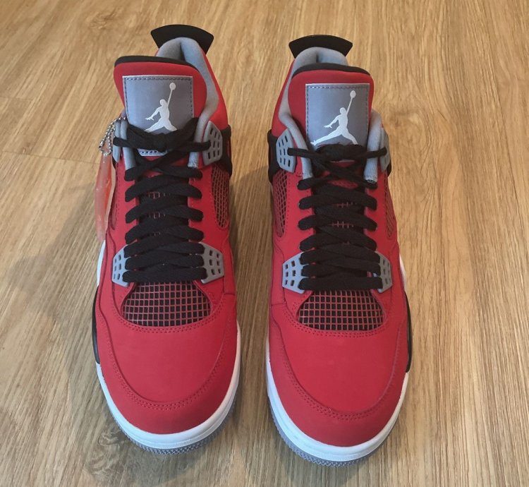 Dead Stock 2013 Retro 4s