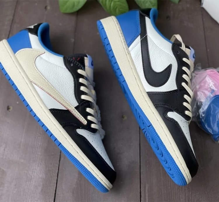 Air Jordan 1 Retro Low Og Sp Fragment X Travis Scott