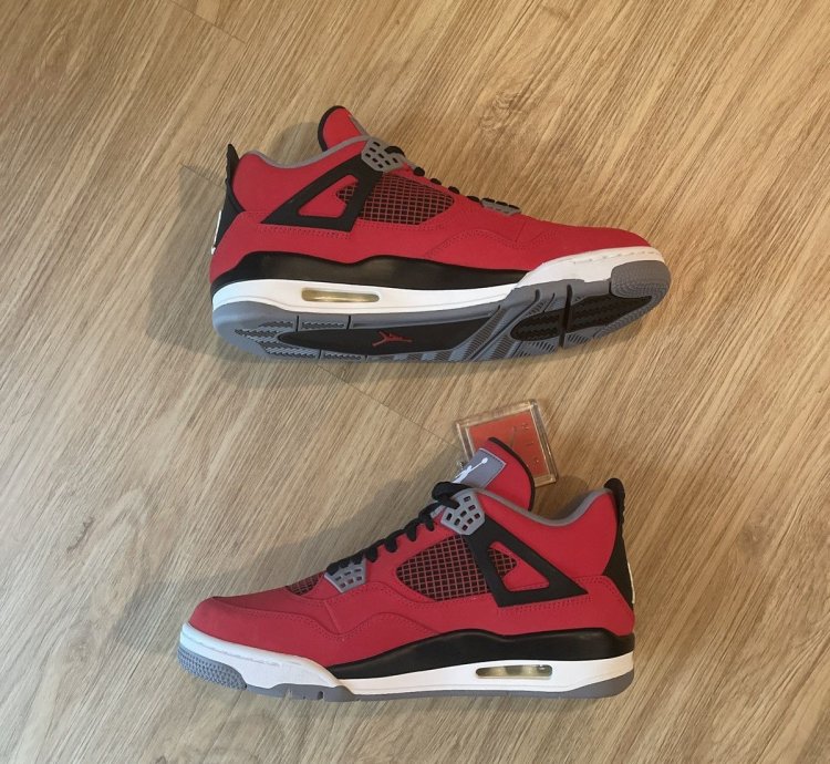 Dead Stock 2013 Retro 4s