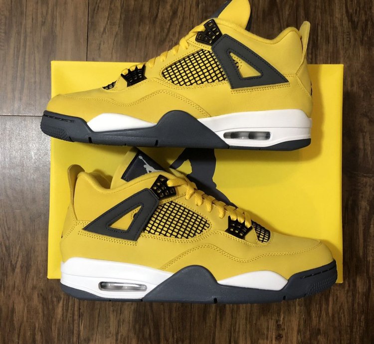 Deadstock 2021 Jordan 4 Lightning