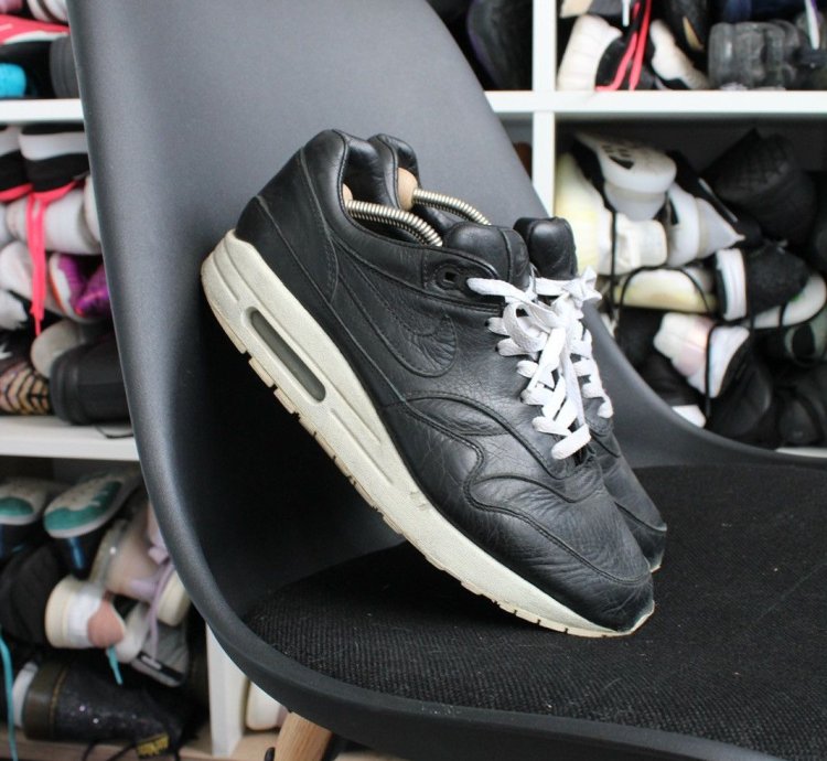 Vintage Black Leather Low Top Nike Air Max 1