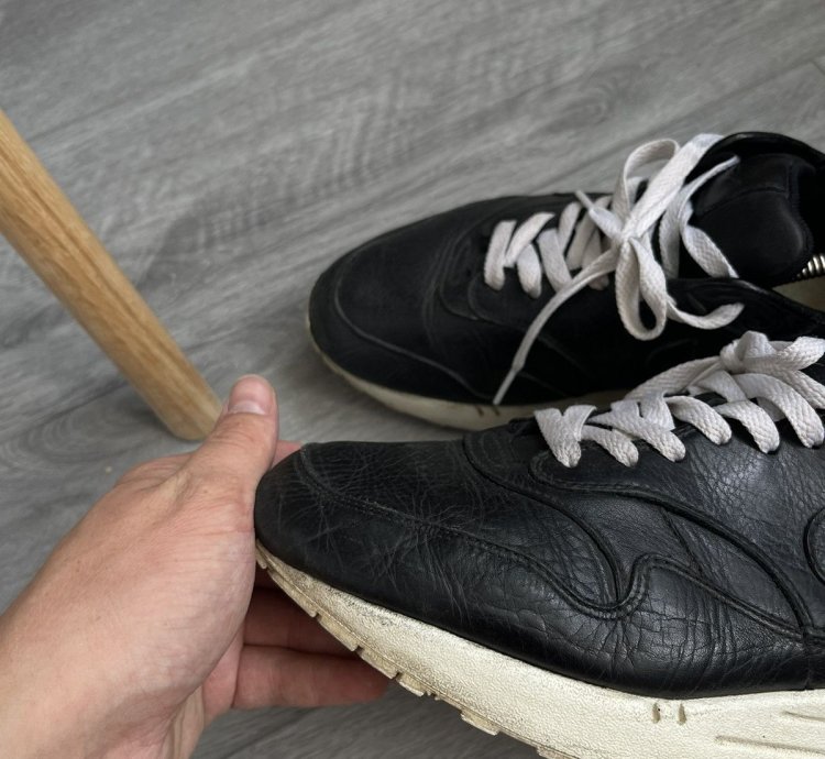 Vintage Black Leather Low Top Nike Air Max 1
