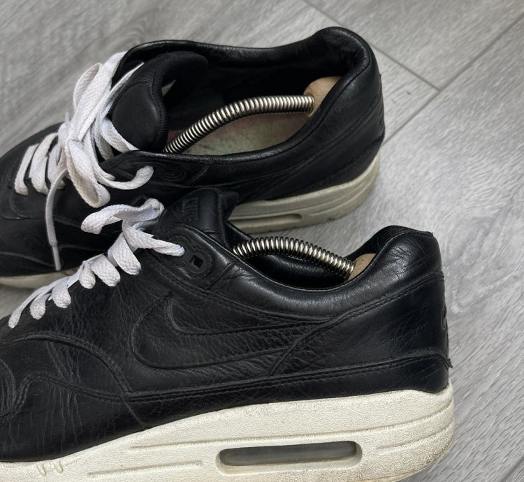 Vintage Black Leather Low Top Nike Air Max 1