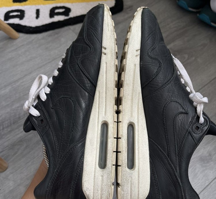 Vintage Black Leather Low Top Nike Air Max 1