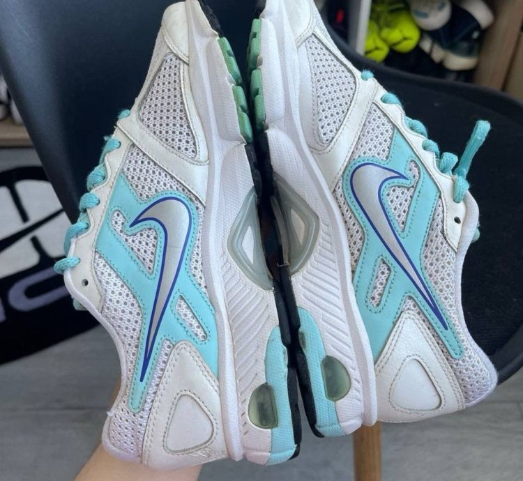 Vintage Blue Rare 90s Nike Air Max Low Top Sneakers