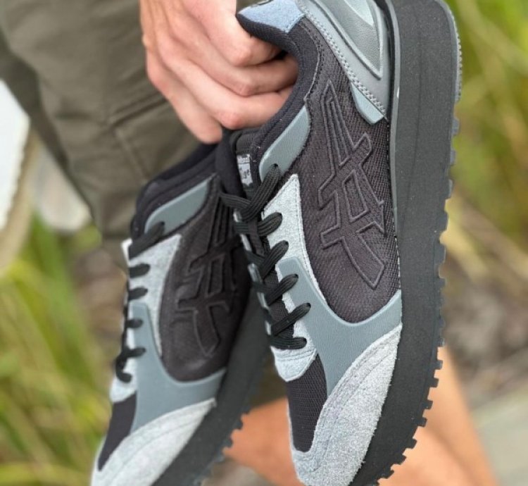 Onitsuka Tiger Moage Co Black Grey Sneakers