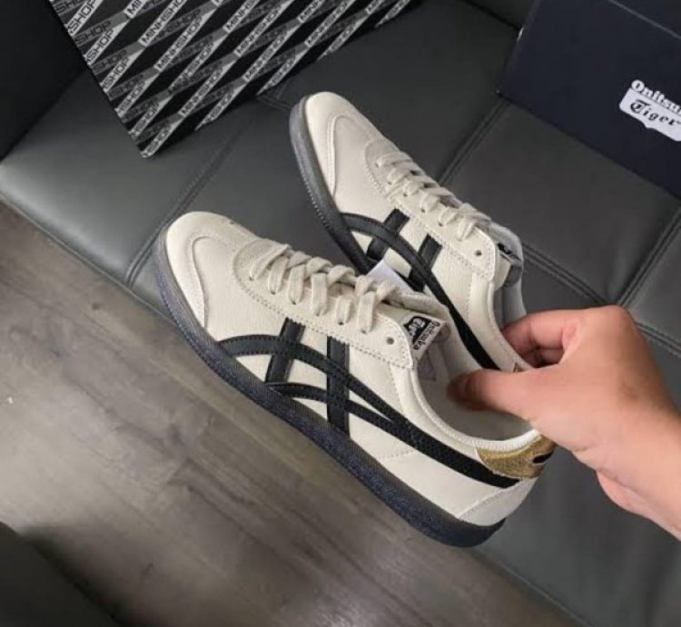 Onitsuka Tiger Tokuten Black White Sneakers