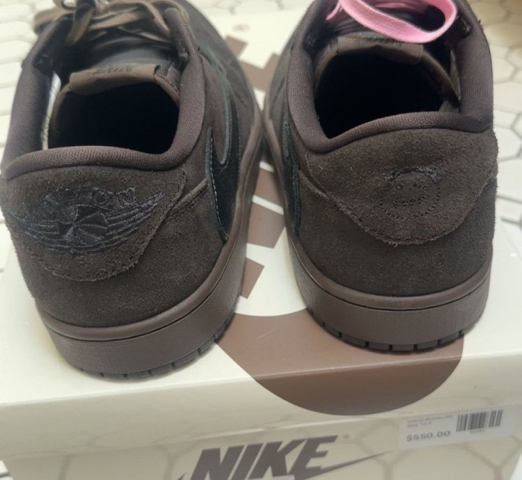 Velvet Brown Travis Scott