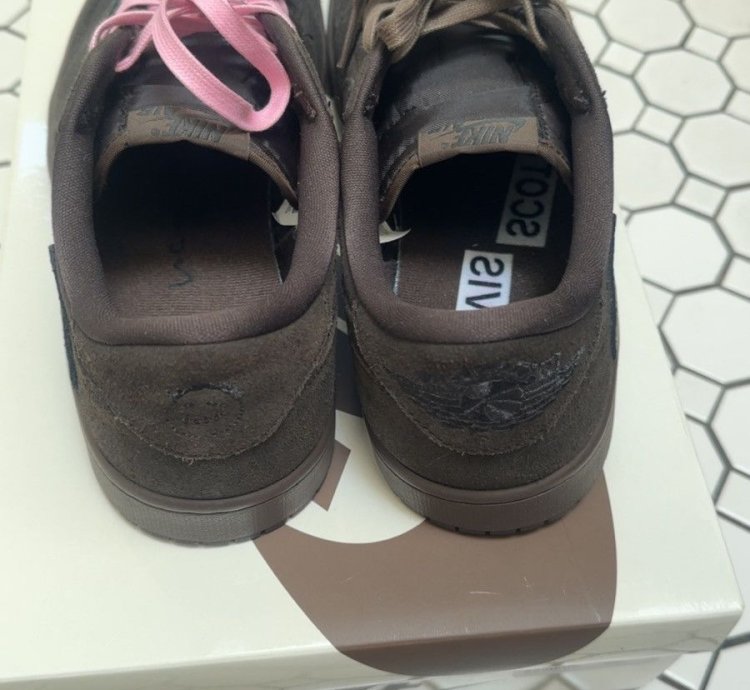 Velvet Brown Travis Scott