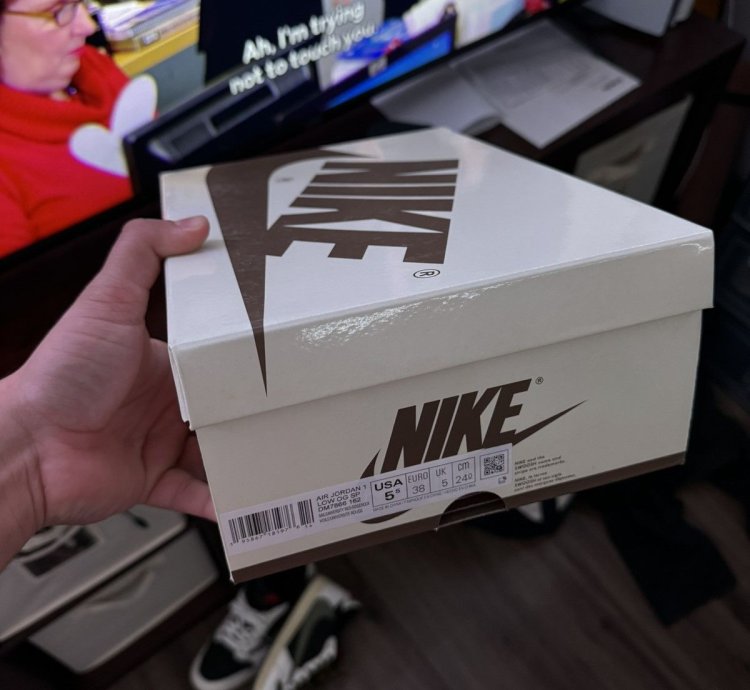 Jordan 1 Low Travis Scott Reverse Mocha