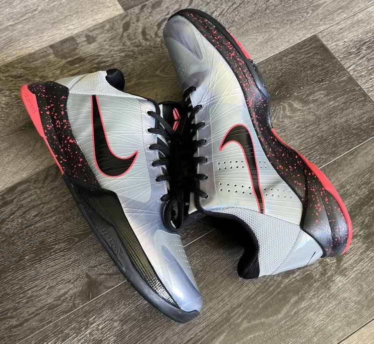 Vintage 2010 Nike Zoom Kobe 5 Low Basketball Shoes Size 10