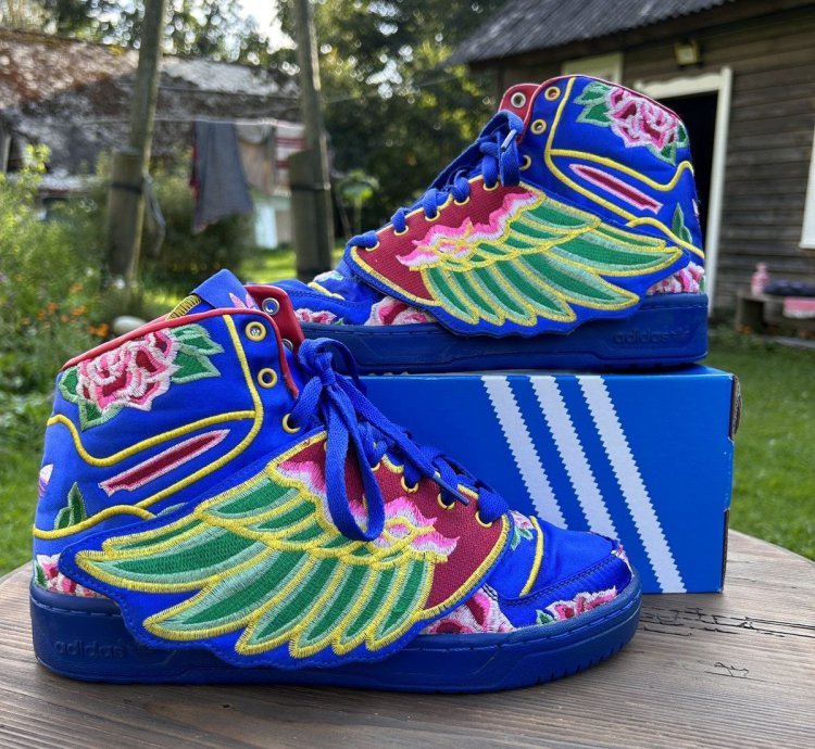 Adidas Jeremy Scott Wings Chinese New Year Sneakers Q21475