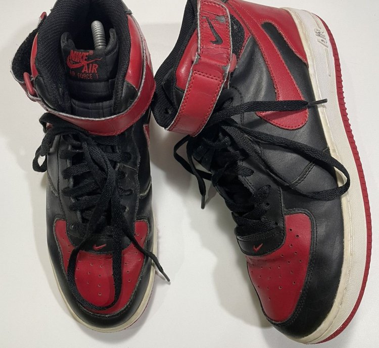 Vintage Nike Air Force 1 Bred Mid Chicago Bulls Leather