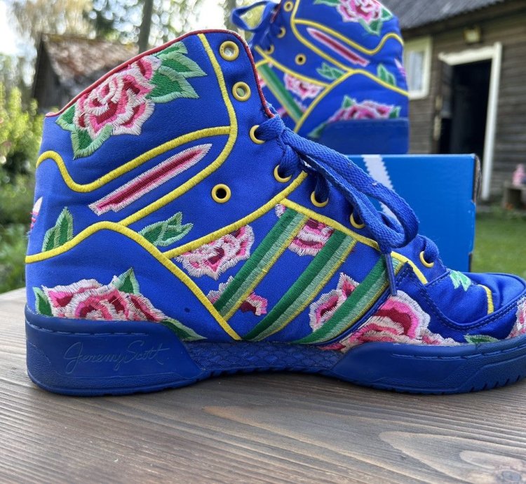 Adidas Jeremy Scott Wings Chinese New Year Sneakers Q21475