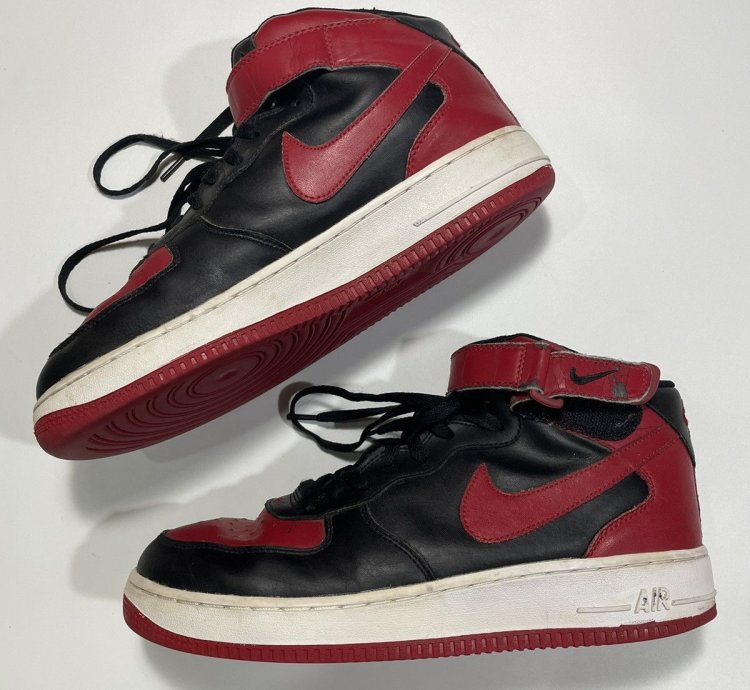Vintage Nike Air Force 1 Bred Mid Chicago Bulls Leather