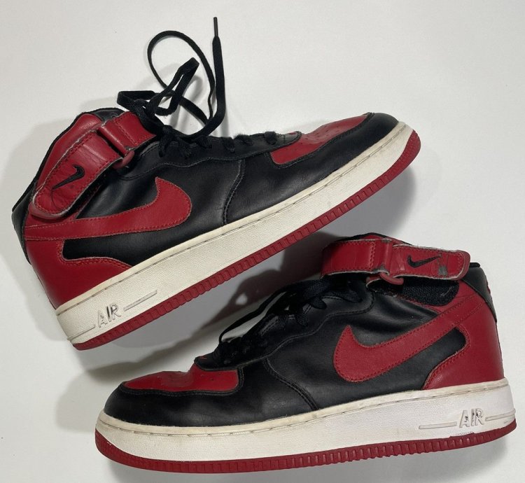 Vintage Nike Air Force 1 Bred Mid Chicago Bulls Leather