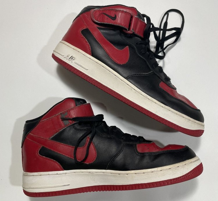Vintage Nike Air Force 1 Bred Mid Chicago Bulls Leather