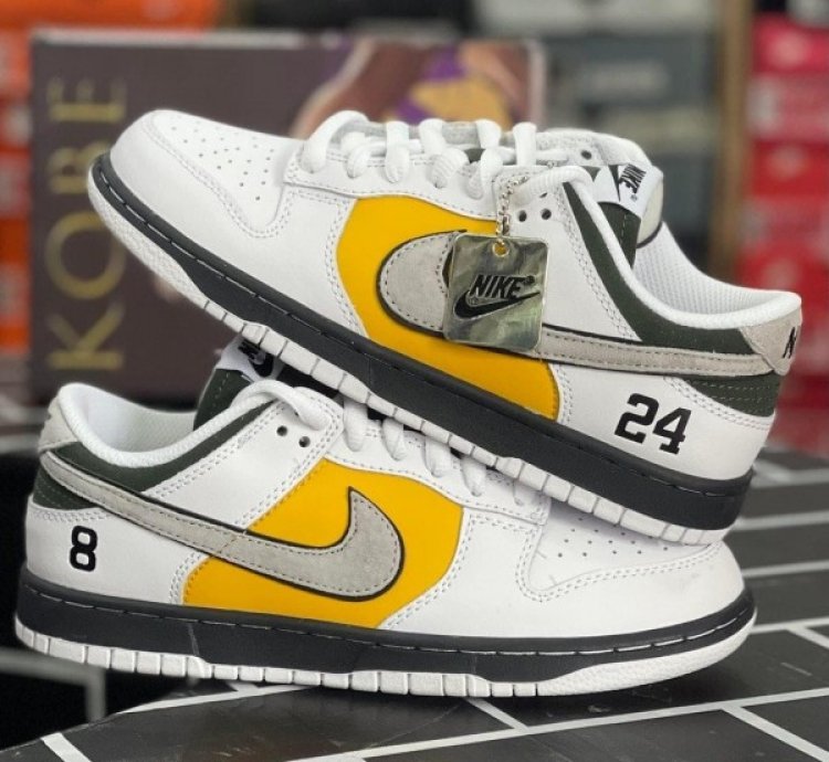 Otomo Katsuhiro X Nike Sb Dunk Low Pro Kobe Sneakers