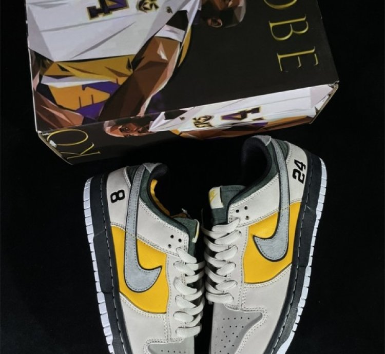 Otomo Katsuhiro X Nike Sb Dunk Low Pro Kobe Sneakers