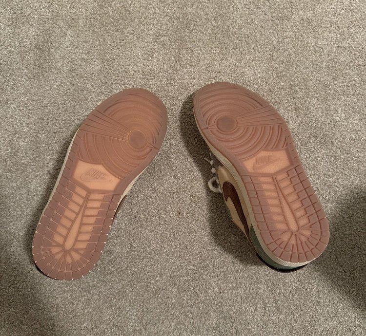 Jordan 1 Low Voodoo