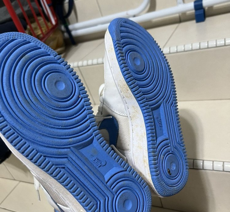Vintage Nike Air Force 1 High White Colombia Blue 2001
