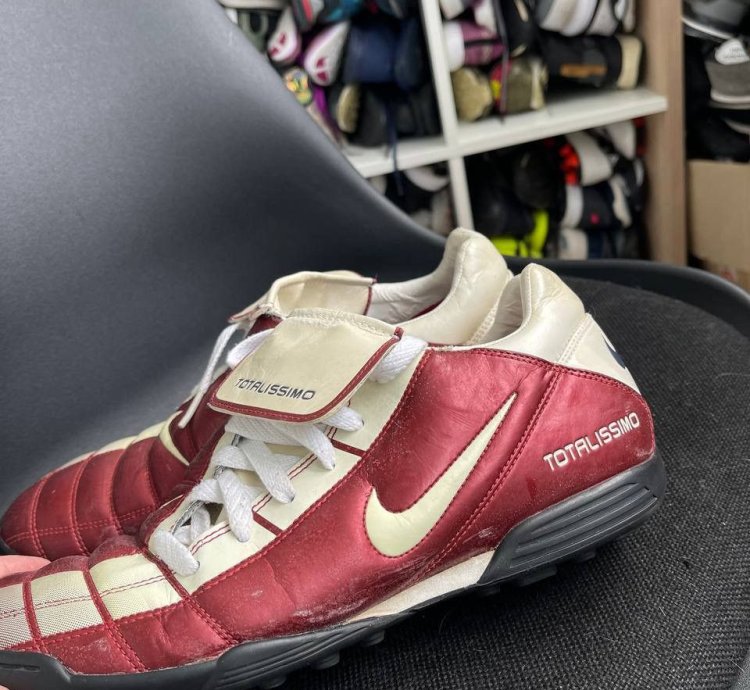 Vintage Nike Totalissimo Soccer Shoes Total