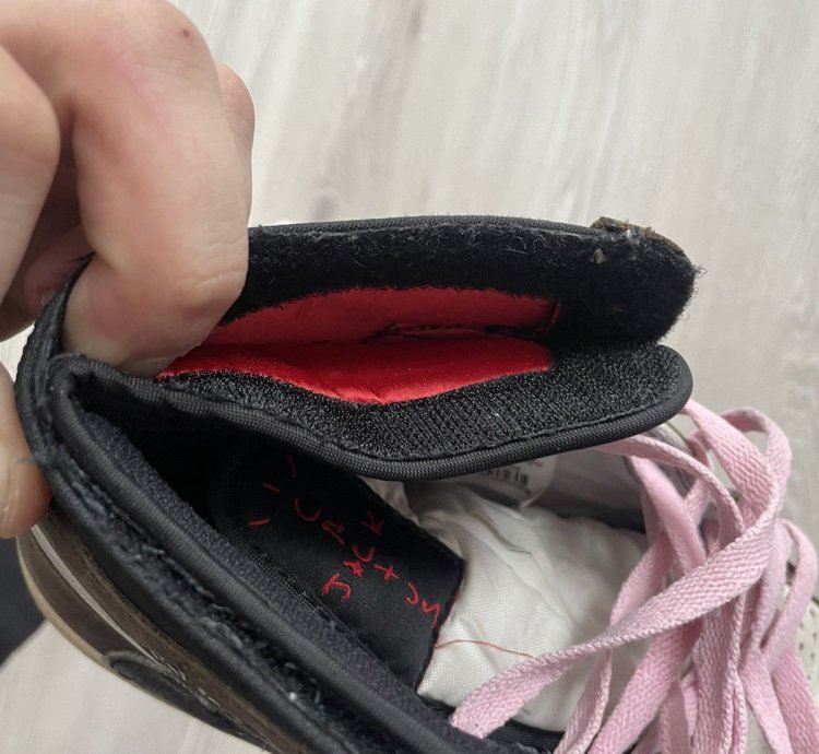 Wait Offers Jordan 1 Travis Scott