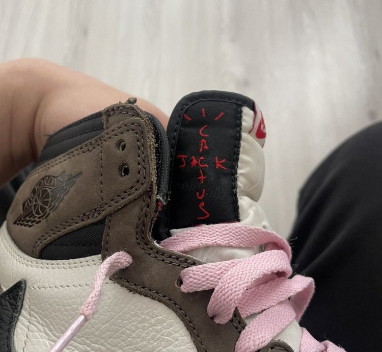 Wait Offers Jordan 1 Travis Scott