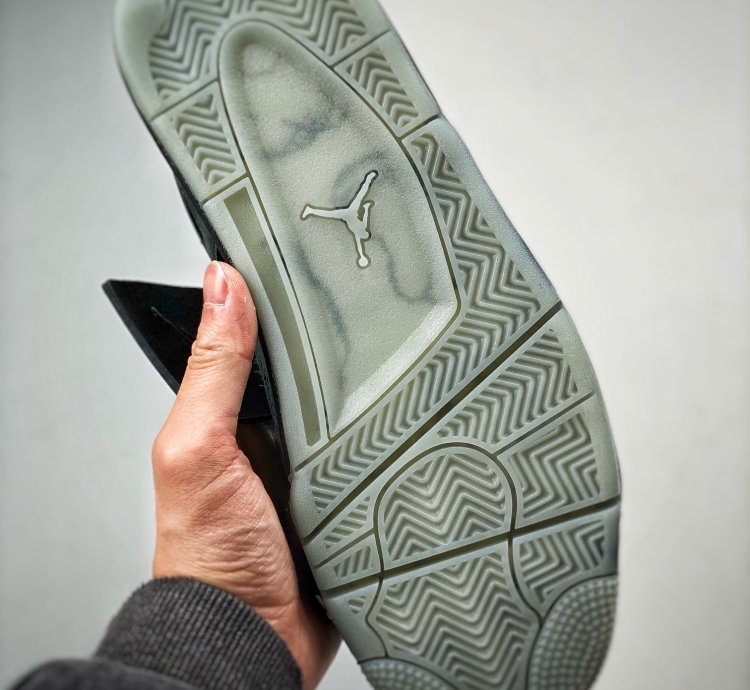 Nike Air Jordan 4 X Kaws Black 930155-001