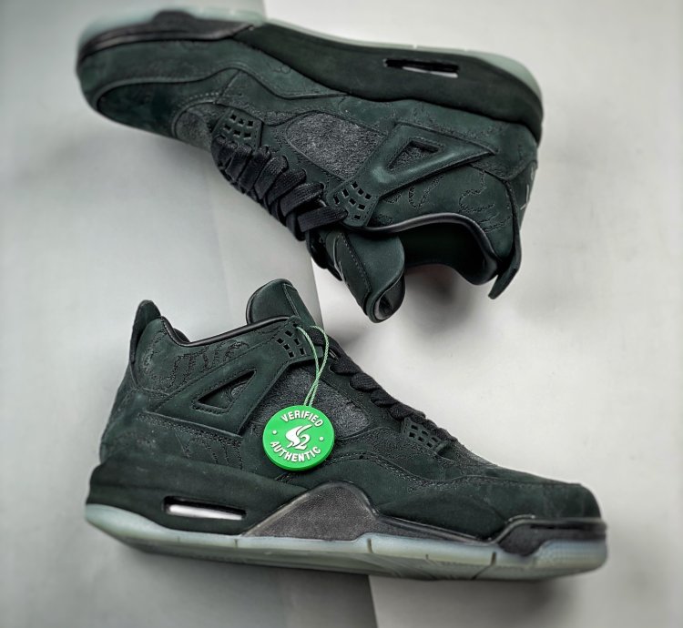 Nike Air Jordan 4 X Kaws Black 930155-001