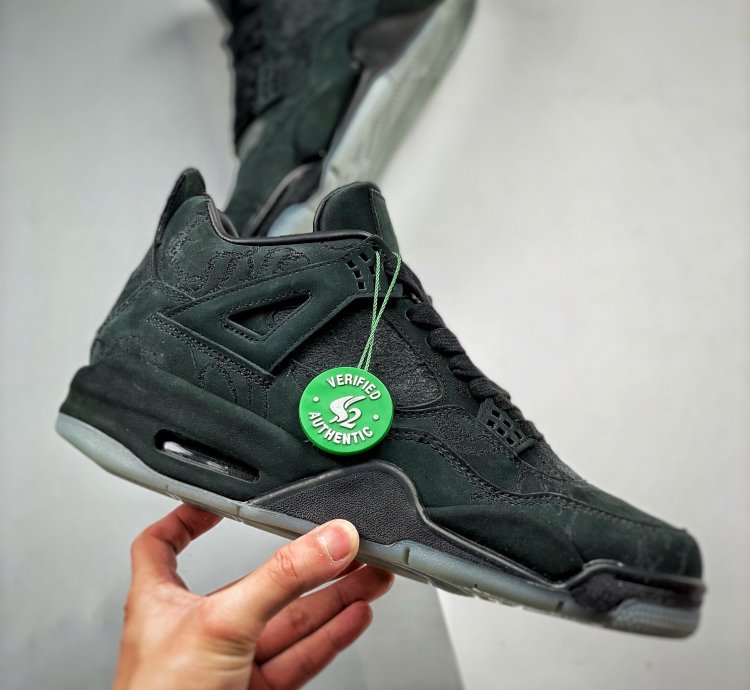 Nike Air Jordan 4 X Kaws Black 930155-001