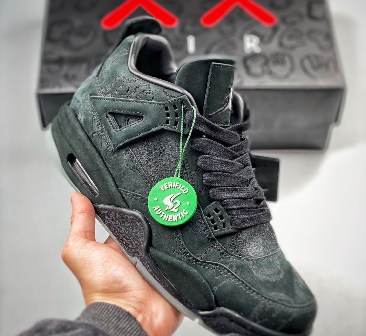 Nike Air Jordan 4 X Kaws Black 930155-001