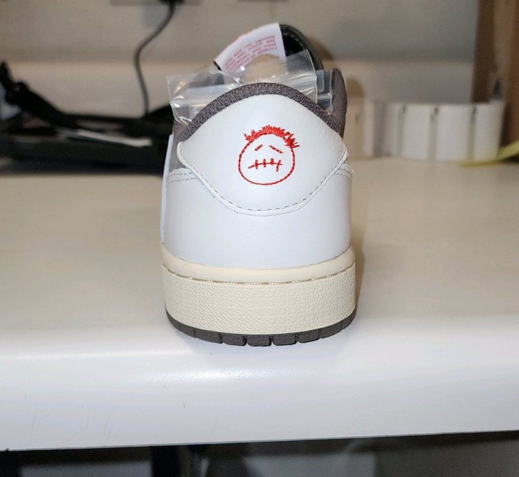 Jordan 1 Retro Low Travis Scott Reverse Mocha