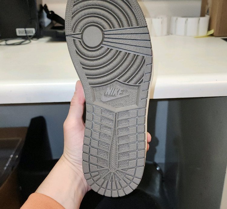 Jordan 1 Retro Low Travis Scott Reverse Mocha