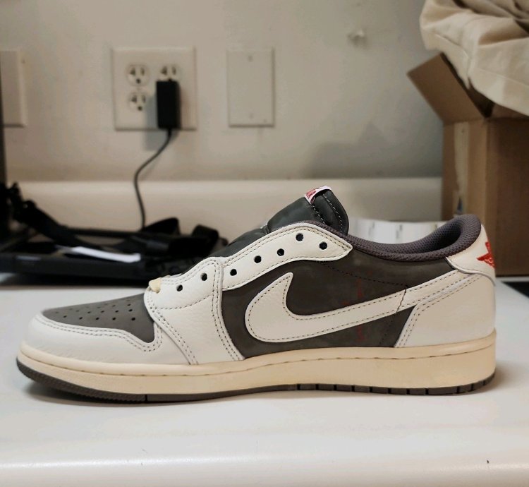 Jordan 1 Retro Low Travis Scott Reverse Mocha