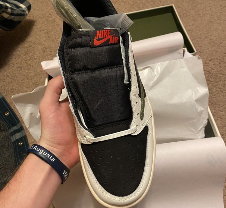 Jordan 1 Travis Scott Olive 9 5m 11w