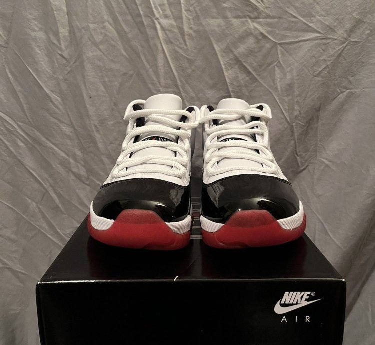 Jordan 11 Low Concord Bred