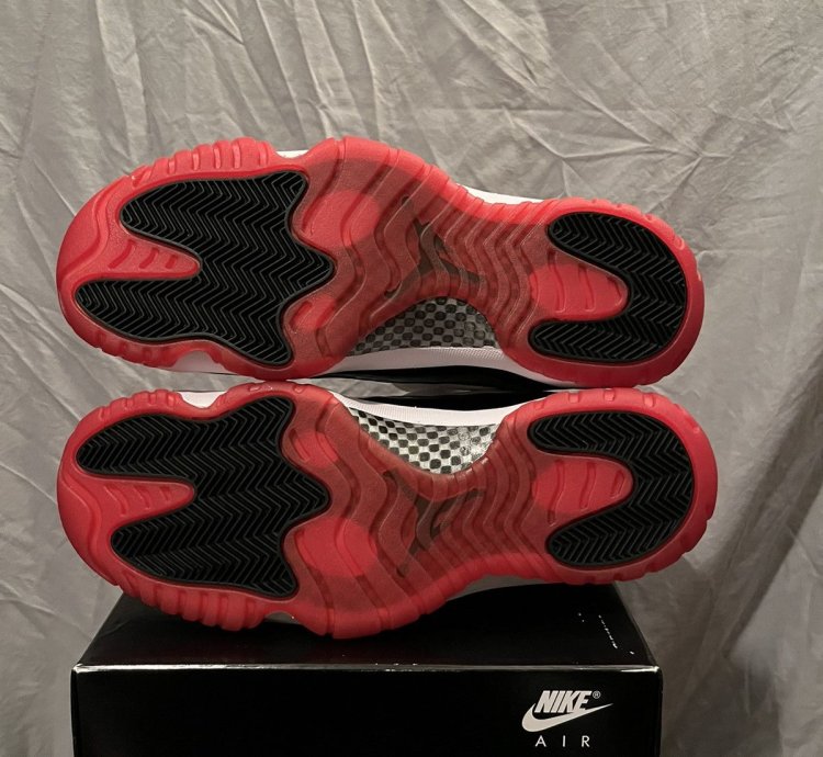 Jordan 11 Low Concord Bred