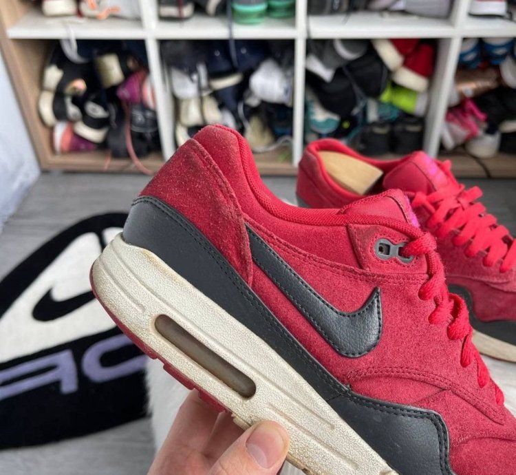 Vintage Nike Air Max 1 Premium Gym Red