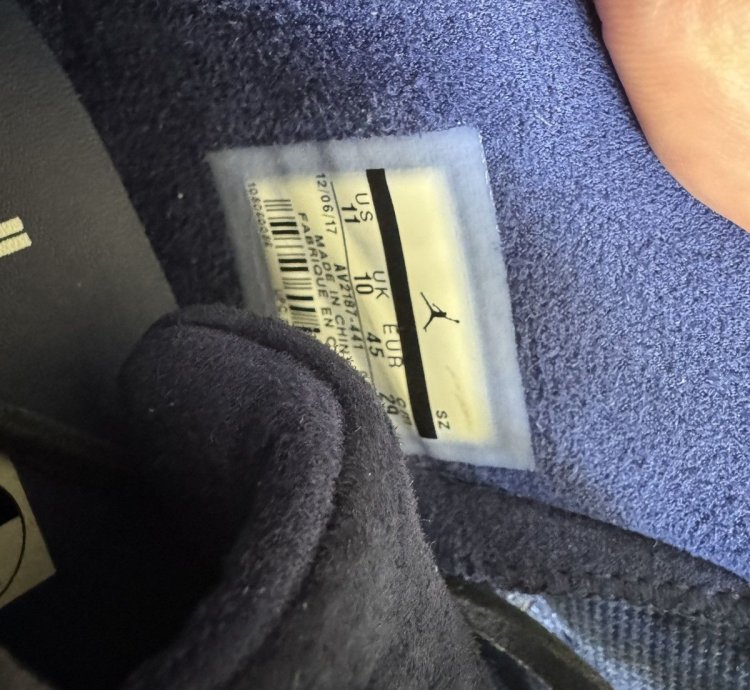 Jordan 11 Retro Low Derek Jeter Re2pect