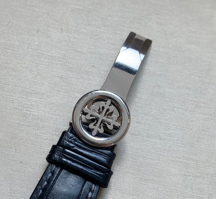 Patek Philippe Chronograph In White Gold - Discontinued - 5070g