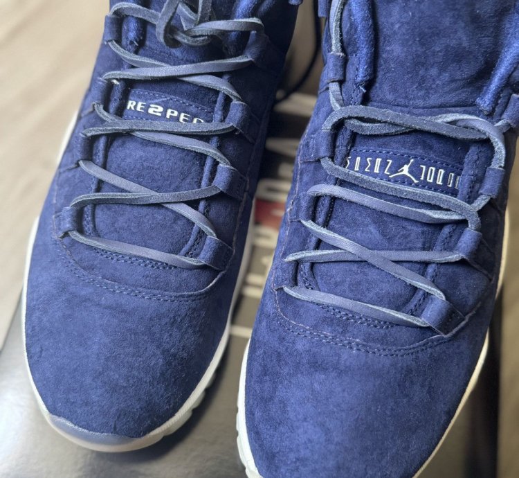 Jordan 11 Retro Low Derek Jeter Re2pect